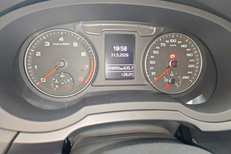 Used Audi Q3 2016 30 TFSI Fashion Model Odometer Close Up