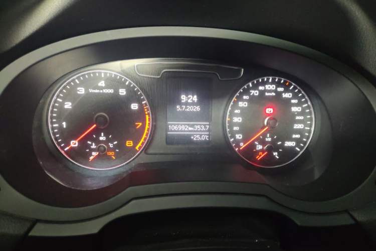 Used Audi Q3 2016 30 TFSI Fashion Model Odometer Close Up