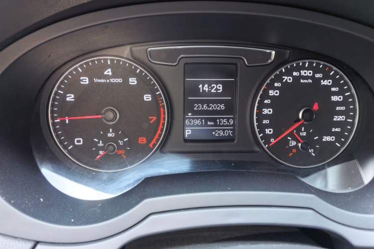 Used Audi Q3 2016 35 TFSI Fashion Model Odometer Close Up