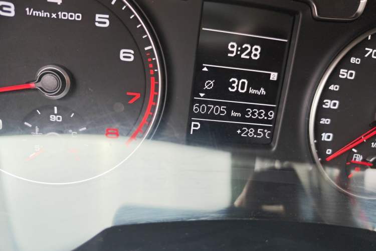 Used Audi Q3 2016 30 TFSI Fashion Model Odometer Close Up