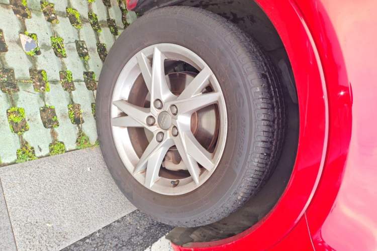 Used Audi Q3 2016 30 TFSI Fashion Model Right Front Wheel Hub