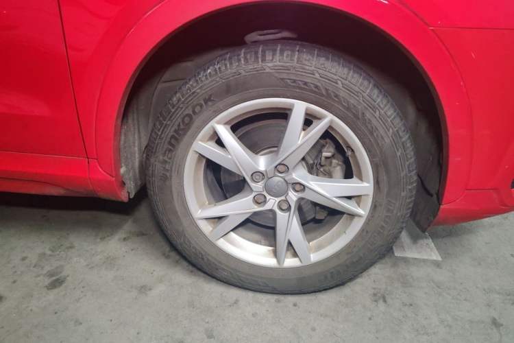 Used Audi Q3 2016 30 TFSI Fashion Model Right Front Wheel Hub