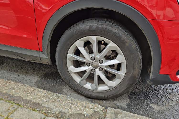 Used Audi Q3 2016 30 TFSI Standard Model Right Front Wheel Hub