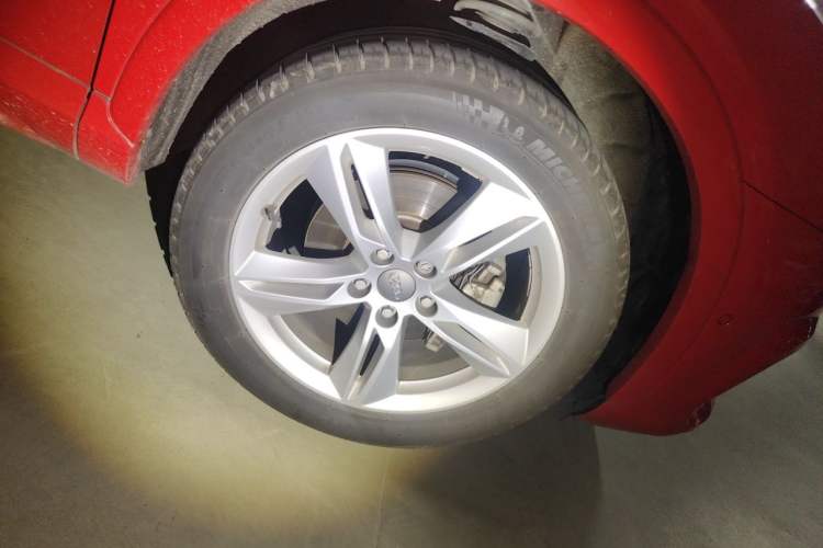 Used Audi Q3 2016 35 TFSI Style Edition Right Front Wheel Hub