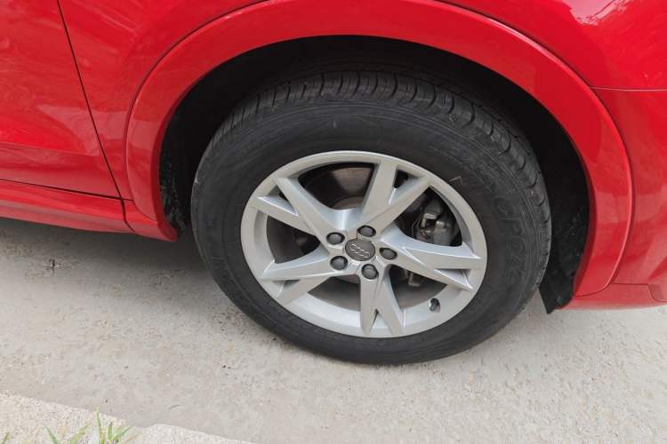 Used Audi Q3 2016 30 TFSI Fashion Model Right Front Wheel Hub