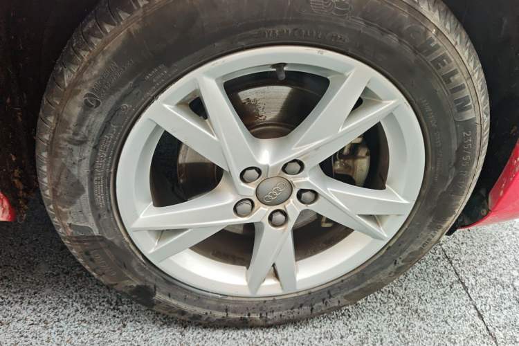 Used Audi Q3 2016 30 TFSI Fashion Model Right Front Wheel Hub