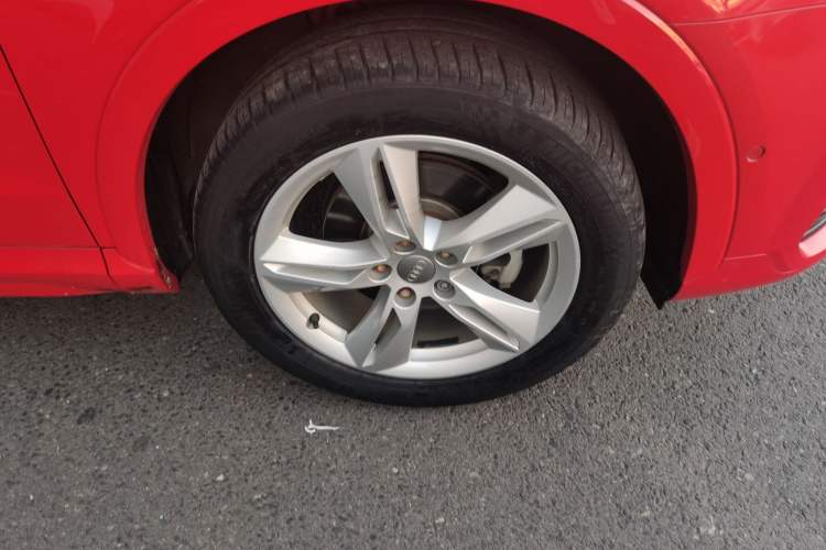 Used Audi Q3 2016 30 TFSI Fashion Model Right Front Wheel Hub