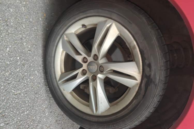 Used Audi Q3 2016 30 TFSI Fashion Model Right Front Wheel Hub