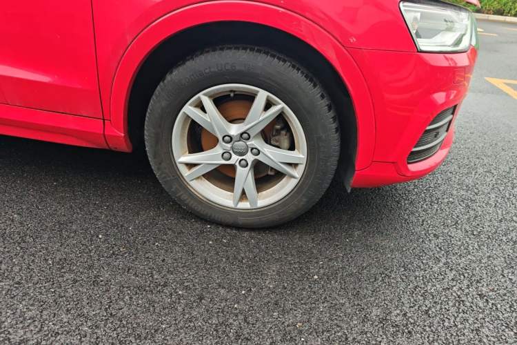 Used Audi Q3 2016 35 TFSI Fashion Model Right Front Wheel Hub