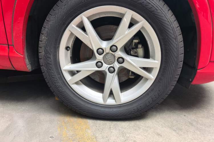 Used Audi Q3 2016 35 TFSI Fashion Model Right Front Wheel Hub