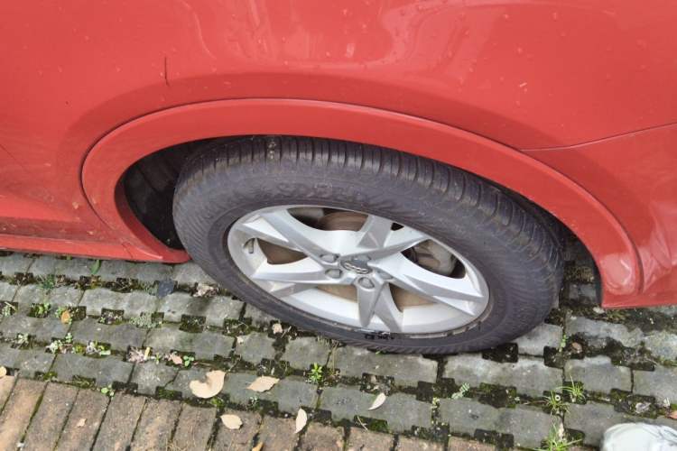 Used Audi Q3 2016 30 TFSI Fashion Model Right Front Wheel Hub