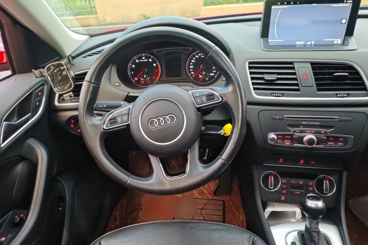 Used Audi Q3 2016 30 TFSI Fashion Model Steering Wheel