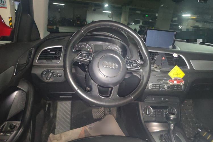 Used Audi Q3 2016 30 TFSI Fashion Model Steering Wheel