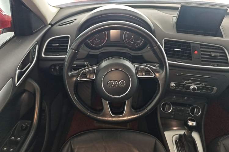 Used Audi Q3 2016 30 TFSI Fashion Model Steering Wheel