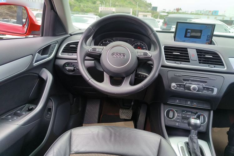 Used Audi Q3 2016 30 TFSI Fashion Model Steering Wheel