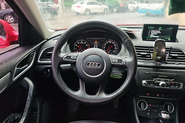Used Audi Q3 2016 30 TFSI Fashion Model Steering Wheel