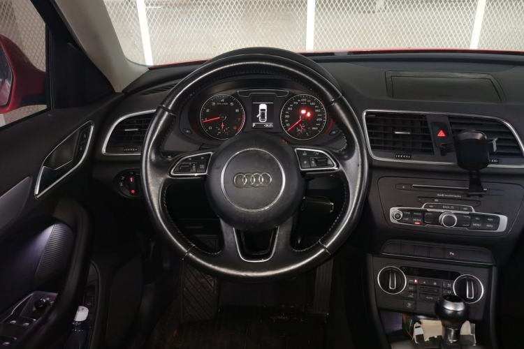 Used Audi Q3 2016 30 TFSI Fashion Model Steering Wheel