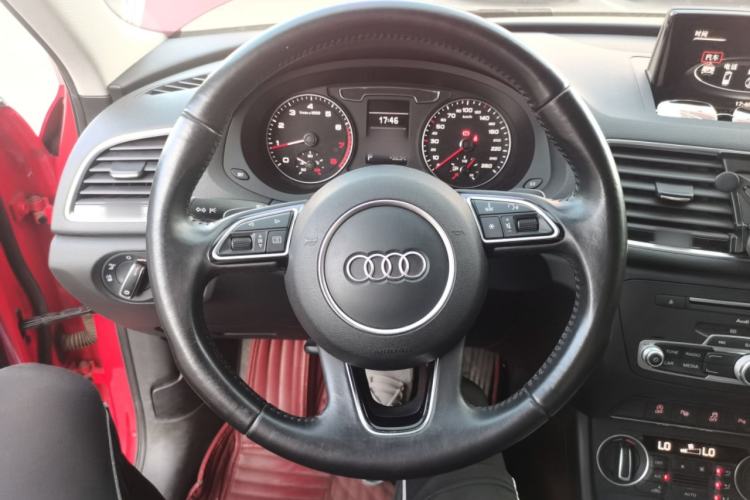Used Audi Q3 2016 30 TFSI Fashion Model Steering Wheel