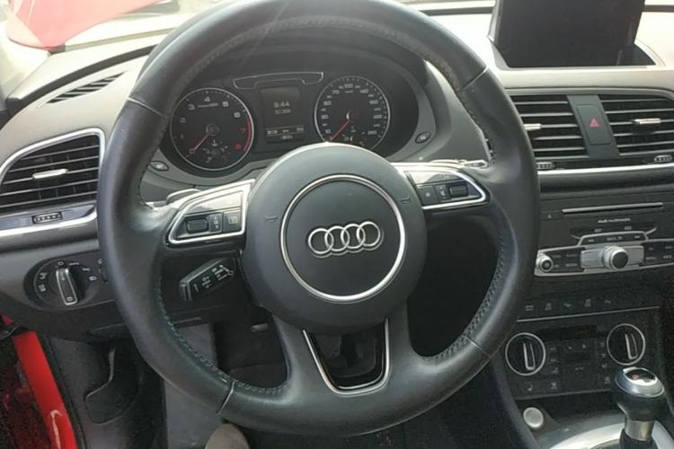 Used Audi Q3 2016 35 TFSI Style Edition Steering Wheel