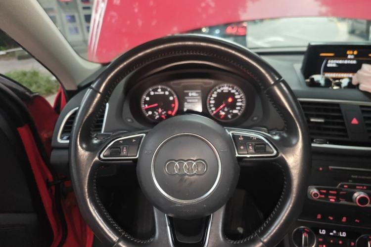 Used Audi Q3 2016 30 TFSI Fashion Model Steering Wheel