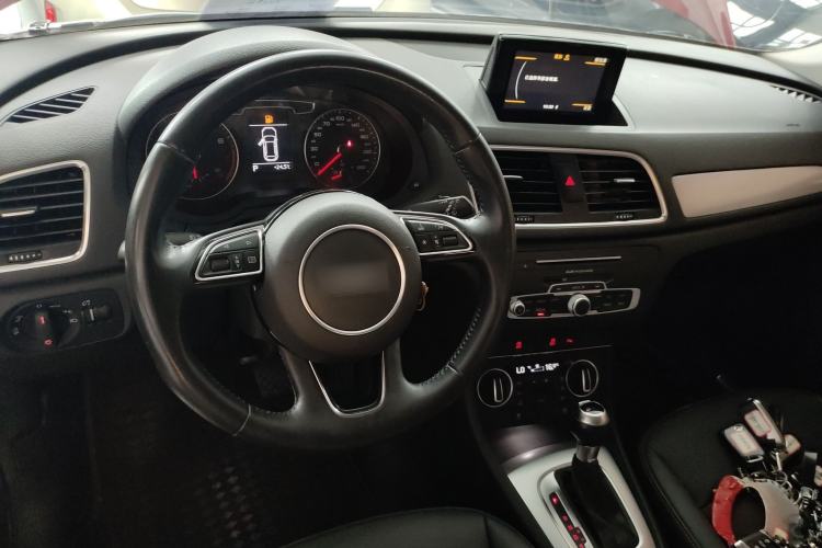 Used Audi Q3 2016 30 TFSI Fashion Model Steering Wheel