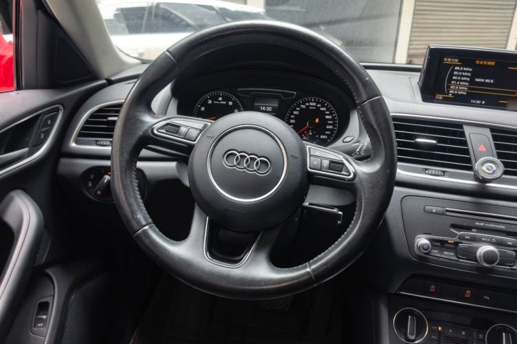 Used Audi Q3 2016 35 TFSI Fashion Model Steering Wheel