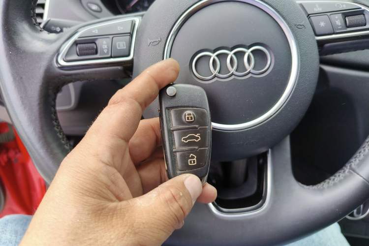 Used Audi Q3 2016 30 TFSI Fashion Model Vehicle Key