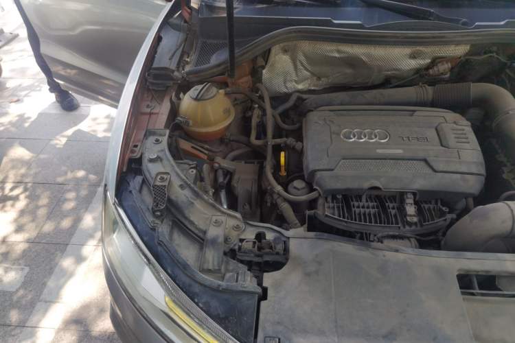 Used Audi Q3 2016 35 TFSI Fashion Model Engine Bay Right