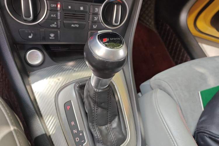 Used Audi Q3 2016 35 TFSI quattro all-wheel-drive style model Gear Lever