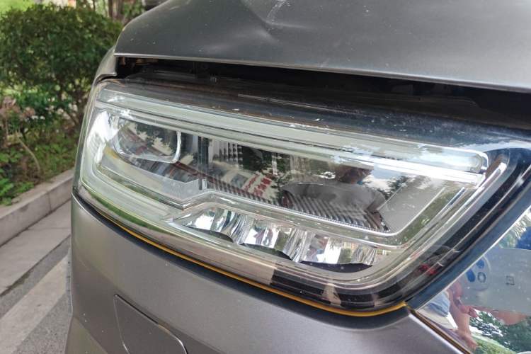Used Audi Q3 2016 35 TFSI quattro all-wheel-drive style model Right Front Headlight