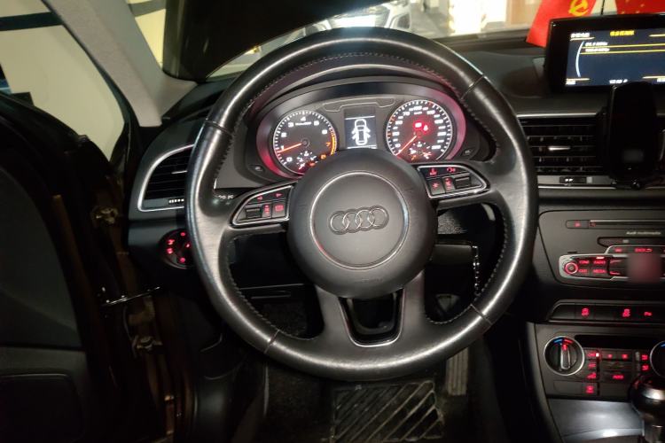Used Audi Q3 2016 30 TFSI Fashion Model Steering Wheel