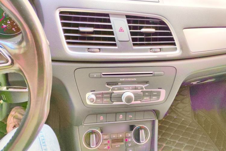 Used Audi Q3 2016 30 TFSI Fashion Model Audio And AC Panel