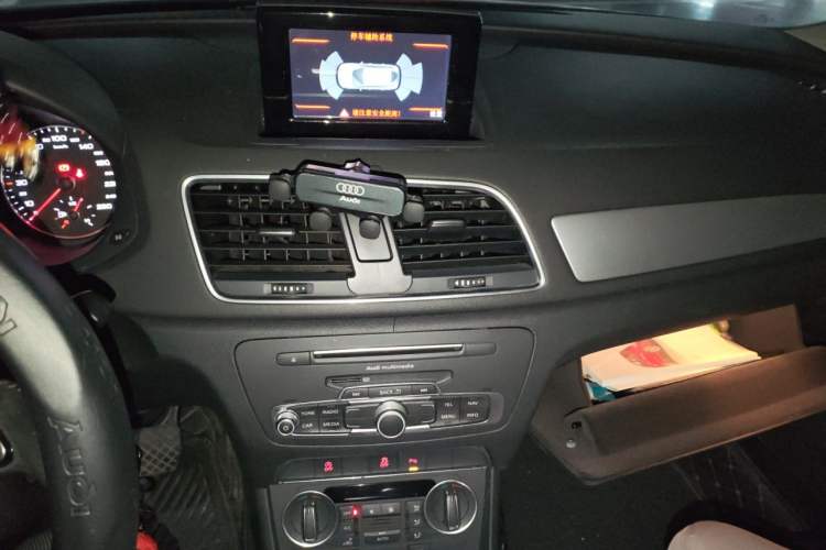 Used Audi Q3 2016 30 TFSI Fashion Model Audio And AC Panel