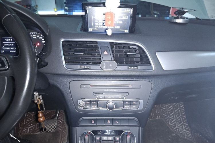 Used Audi Q3 2016 30 TFSI Fashion Model Audio And AC Panel