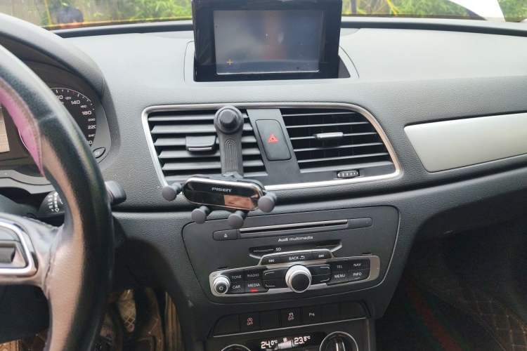 Used Audi Q3 2016 30 TFSI Fashion Model Audio And AC Panel