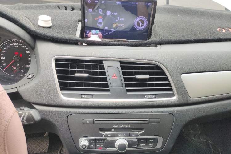 Used Audi Q3 2016 30 TFSI Fashion Model Audio And AC Panel