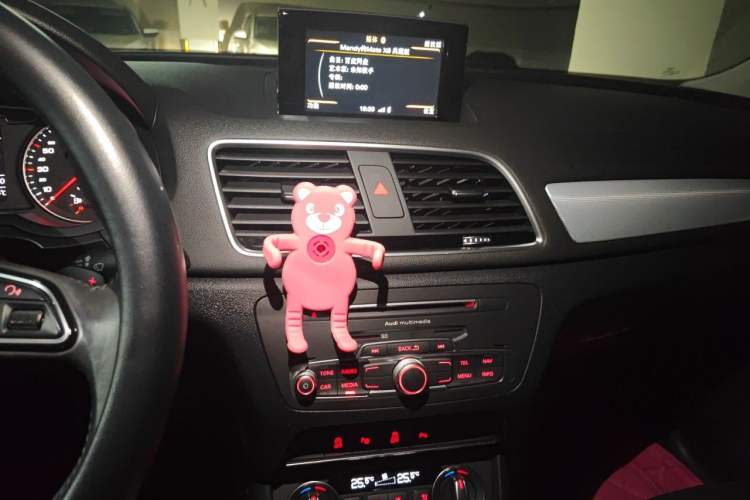 Used Audi Q3 2016 30 TFSI Fashion Model Audio And AC Panel