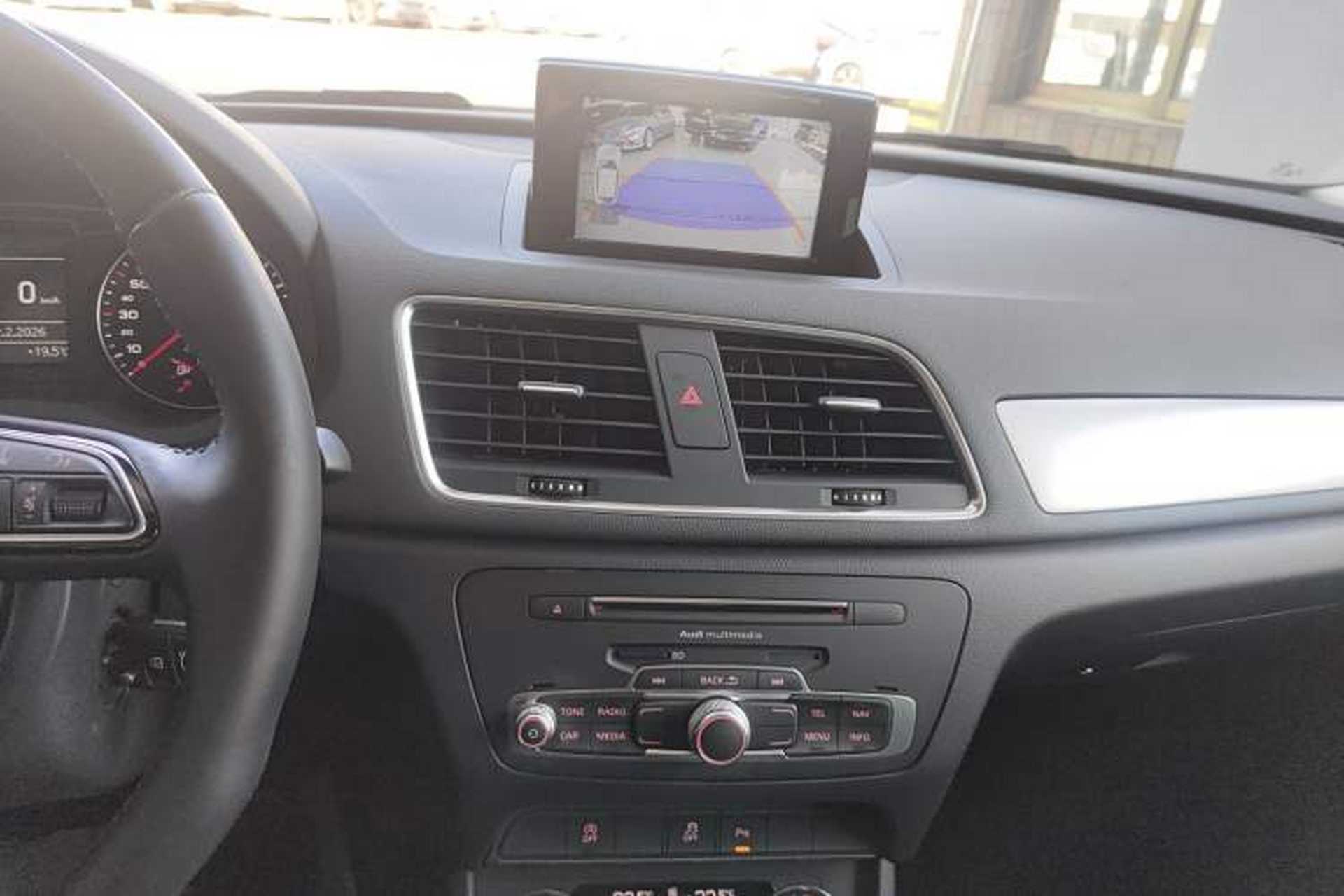 Used Audi Q3 2016 30 TFSI Fashion Model Audio And AC Panel