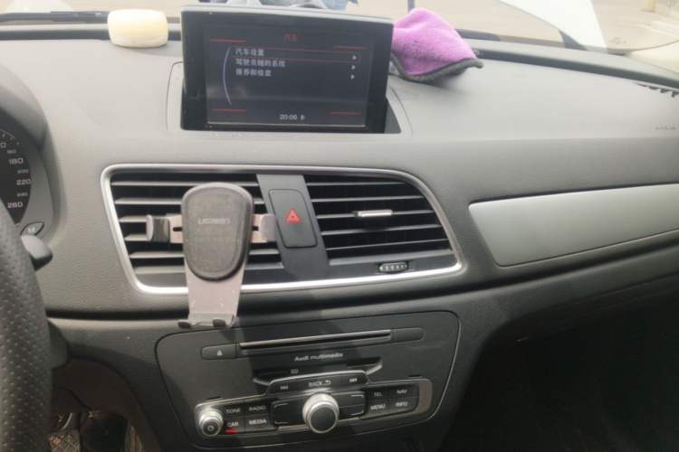 Used Audi Q3 2016 30 TFSI Fashion Model Audio And AC Panel