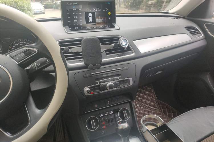 Used Audi Q3 2016 30 TFSI Fashion Model Audio And AC Panel