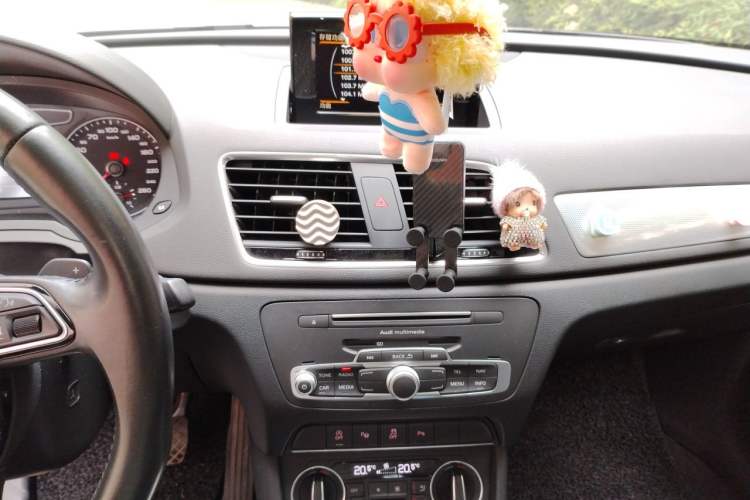 Used Audi Q3 2016 30 TFSI Fashion Model Audio And AC Panel