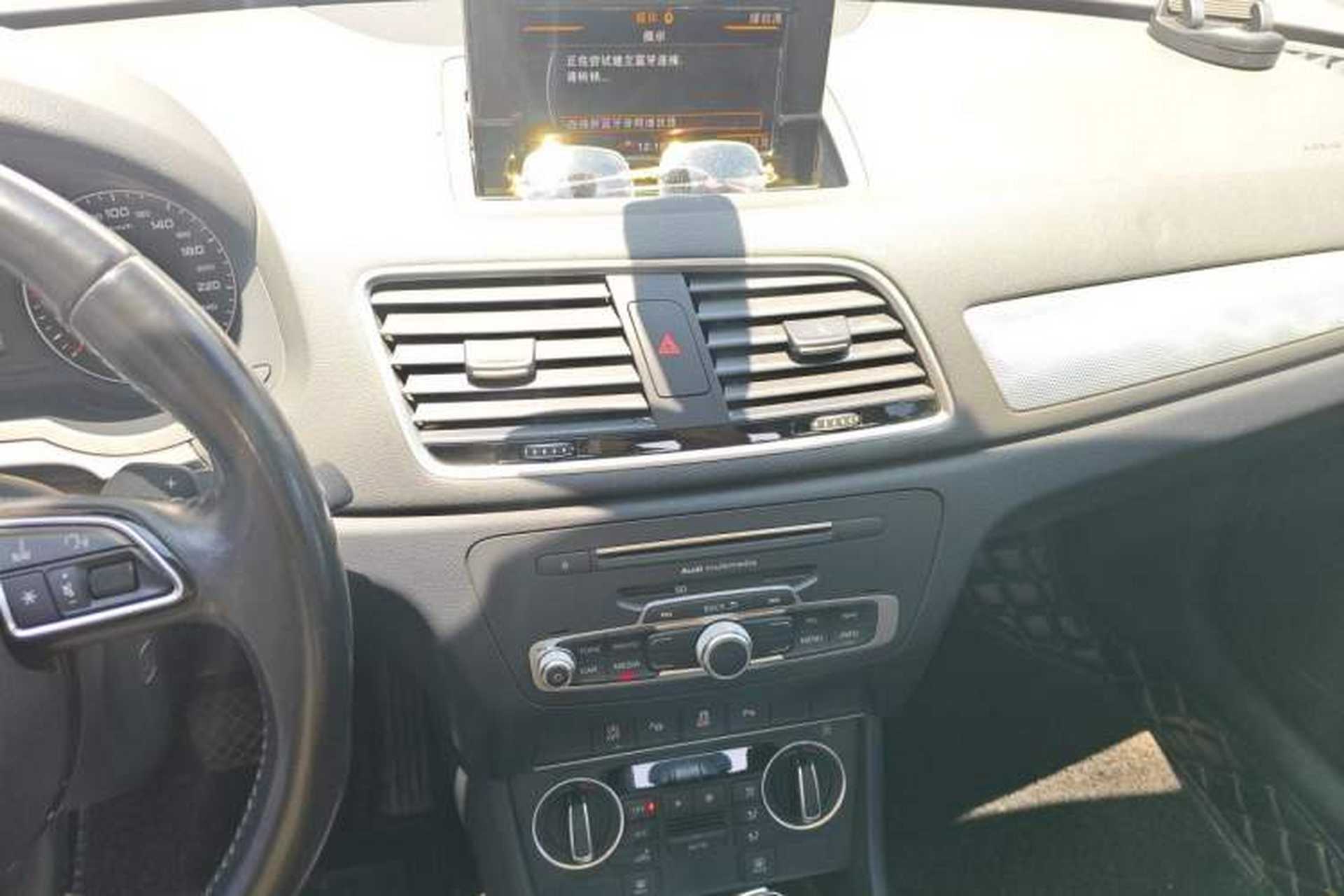 Used Audi Q3 2016 30 TFSI Fashion Model Audio And AC Panel
