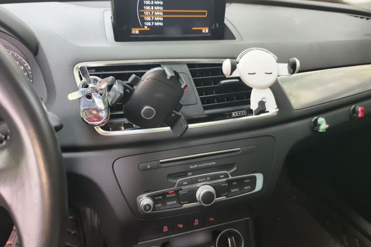 Used Audi Q3 2016 30 TFSI Fashion Model Audio And AC Panel