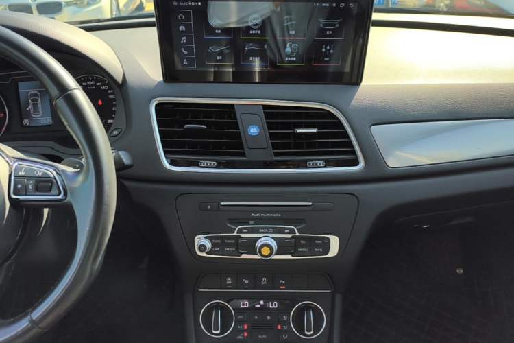 Used Audi Q3 2016 35 TFSI Style Edition Audio And AC Panel