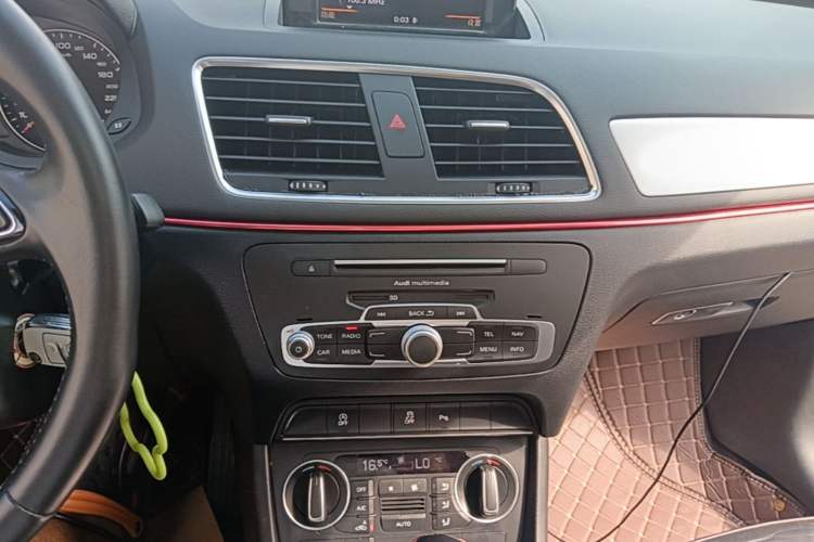 Used Audi Q3 2016 30 TFSI Fashion Model Audio And AC Panel