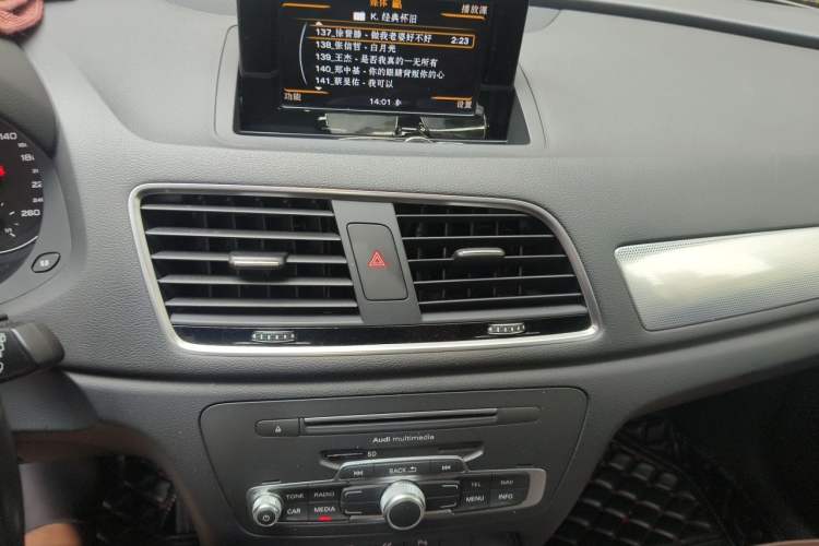 Used Audi Q3 2016 30 TFSI Fashion Model Audio And AC Panel