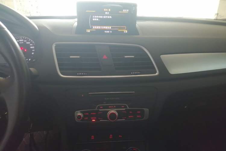 Used Audi Q3 2016 30 TFSI Fashion Model Audio And AC Panel