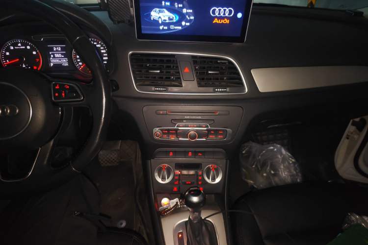Used Audi Q3 2016 30 TFSI Collector's Edition Intelligent Model Audio And AC Panel