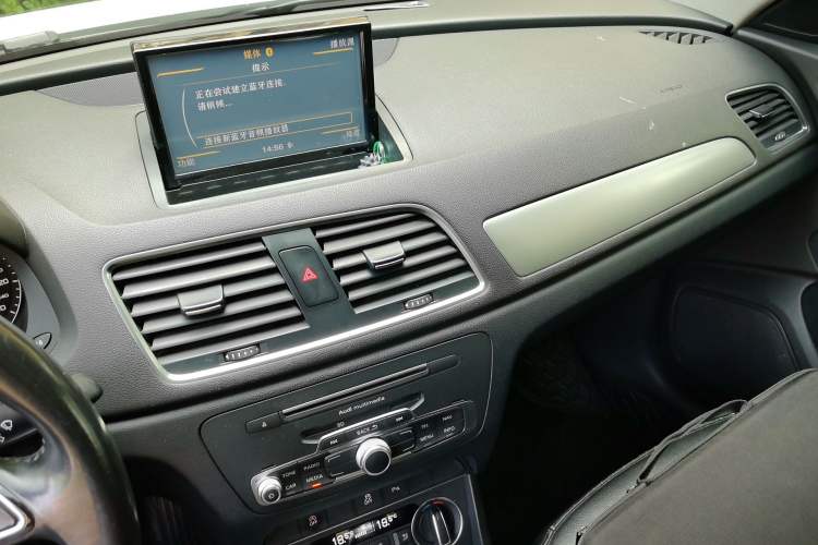 Used Audi Q3 2016 35 TFSI Fashion Model Audio And AC Panel