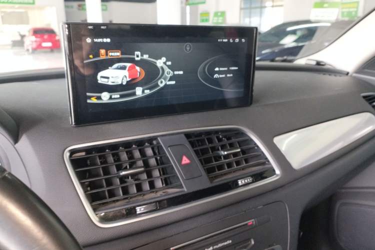 Used Audi Q3 2016 35 TFSI Style Edition Audio And AC Panel